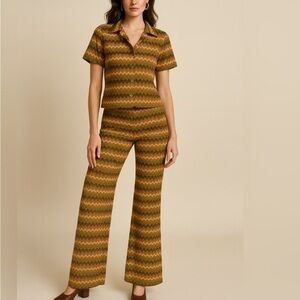 1226. Italiano Boutique Knitted ,Crochet 2 pc pants Set zigzag Elastic Waist